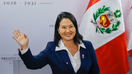 Keiko Fujimori asume la presidencia de Perú tras su ajustada victoria en las urnas.