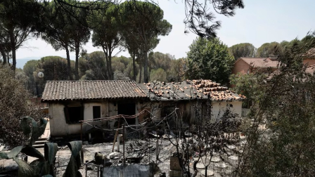 Miles de personas evacuadas regresan a sus hogares tras los incendios.