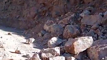 Nuevo deslizamiento bloquea el paso en la vía Cuenca-Girón-Pasaje