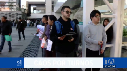Se registraron largas filas en las oficinas de la capital mientras la Agencia Nacional de Tránsito analiza extender sus horarios de atención. Un reportaje de Lucía Clavijo