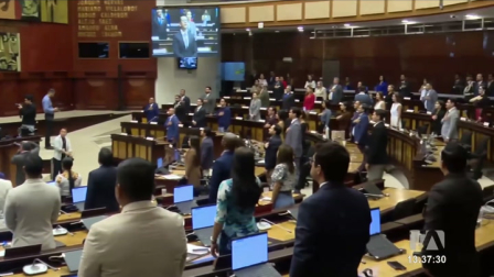 La propuesta legislativa establece el acceso a estos procedimientos para todo tipo de familias en medio de cuestionamientos por su contenido. Un reportaje de Karen Haro