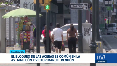 Conductores y peatones expresan su malestar ante el uso indebido del espacio público en Guayaquil. Un reportaje de Jazmín Solís