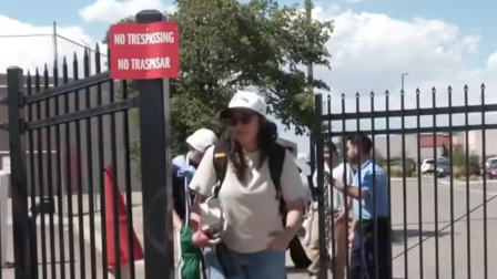 La ecuatoriana Chantal Morales fue detenida por ICE cuando intentaba abordar un avión.