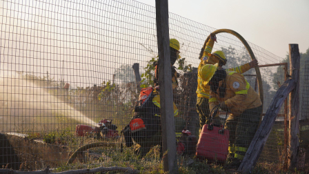 Alerta por humo y ceniza: Incendio forestal en El Quinche continúa activo