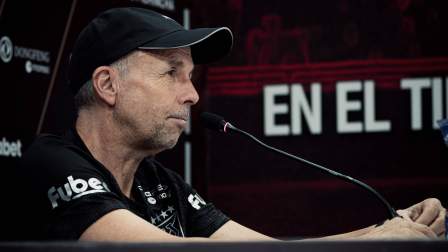 El DT Gustavo Alvarez en la última conferencia de prensa previa al juego ante Delfín.