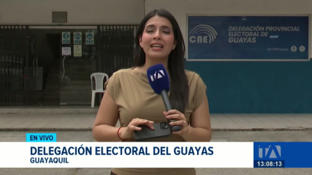 Las agrupaciones acuden a la sede de la delegación provincial electoral para registrar sus cuadros para las elecciones. Un reportaje de Astrid Singre