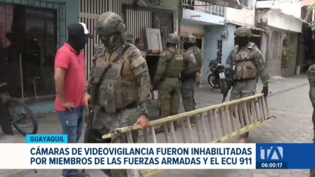 En un operativo ejecutado en el sur de Guayaquil, personal militar y técnicos del ECU 911 desmontaron cámaras de videovigilancia instalados por bandas delictivas. Un reportaje de Paula Kuhn