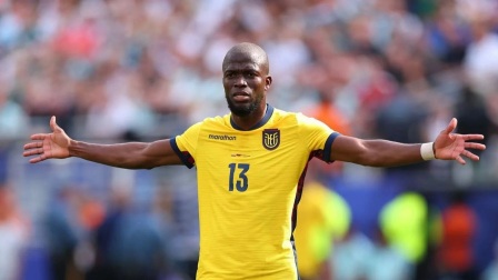 Enner Valencia con la camiseta de la Selección de Ecuador