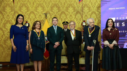 El presidente Daniel Noboa entregó el Premio Nacional Eugenio Espejo.