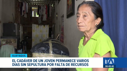 El cuerpo de un ciudadano abandonado en el inmueble de una adulta mayor permanece sin recibir sepultura por falta de recursos económicos. Un reportaje de Paula Kuhn
