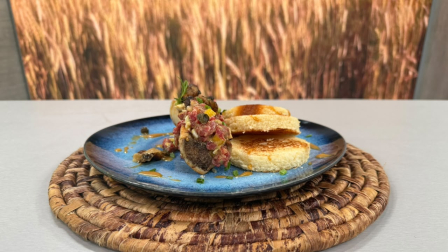 Este jueves 6 de agosto del 2026 preparamos tartar de res con tuétano ahumado, la receta de Cocinando esTAmañana, junto al chef Felipe Campana.