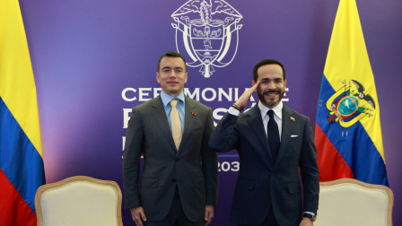 Daniel Noboa junto a Abelardo De La Espriella e una reunión bilateral en el marco de su ceremonia de posesión.