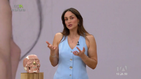 Alejandra Manosalvas, especialista en lifting sin cirugía, explica el método UYA y cómo busca lograr un efecto de levantamiento facial.