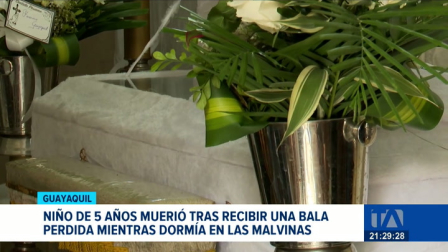 Un menor perdió la vida mientras dormía luego de que un proyectil atravesara el techo de su vivienda. Además, un ataque armado dejó tres fallecidos y dos heridos en Guayaquil.