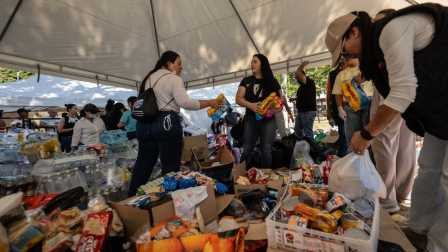 Ecuador habilitó centros de acopio para ayudar a los afectados por el terremoto de 7.4 en Colombia.