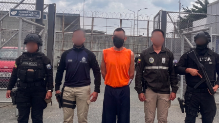 Ecuador extradita a Chile a peligroso prófugo condenado a 20 años de cárcel por asesinato.
