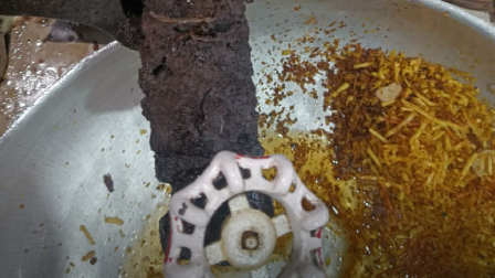 El ARCSA clausura una planta de fabricación de snacks en Azogues.