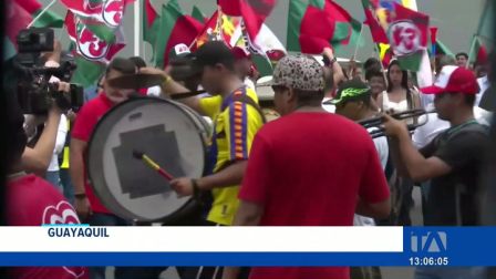 La junta electoral provincial contabiliza apenas 41 listas registradas, mientras en Guayaquil se perfilan los cuadros que competirán por la Alcaldía. Un reportaje de Astrid Singre