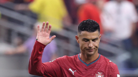 El delantero portugués Cristiano Ronaldo (n.º 7) reacciona tras perder el partido de octavos de final de la Copa del Mundo de 2026 entre Portugal y España.
