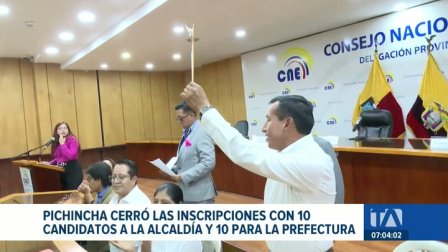 La fase de registro electoral culminó oficialmente en la capital. Diez aspirantes buscarán al alcaldía de Quito y diez competirán por la Prefectura de Pichincha. Un reportaje de Belén Merizalde