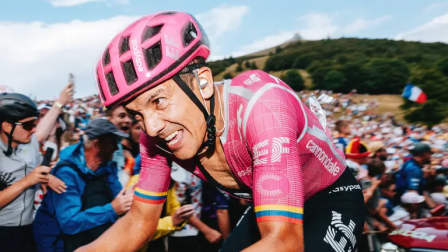Richard Carapaz se alista para la Vuelta a España.