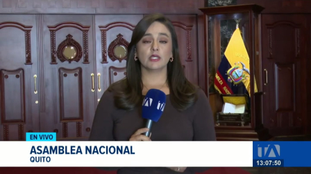Las bancadas parlamentarias expresaron sus condolencias por el deceso del director de Inteligencia y dispusieron izar la bandera a media asta. Un reportaje de Karen Haro