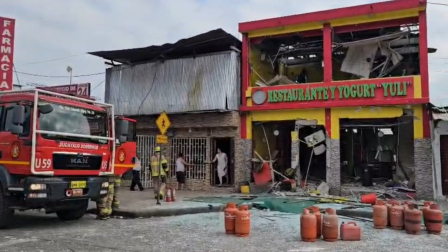 Explosión de gas en la av. Cuasarina en Guayaquil