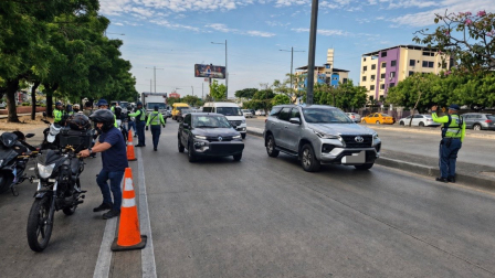Los controles a motociclistas se intensifican en el norte de Guayaquil.