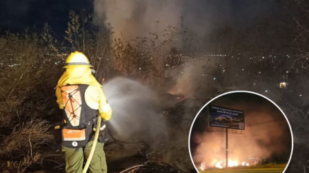Bomberos de Quito atendieron el incendio en la autopista General Rumiñahui a la altura del Puente 7.