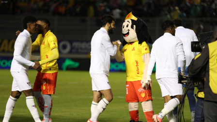 Aucas y Liga de Quito se enfrentaron en el estadio del sur de Quito por el campeonato nacional