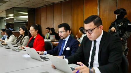 El fiscal general (e), Leonardo Alarcón, asiste a la audiencia de vinculación en el caso Progen.