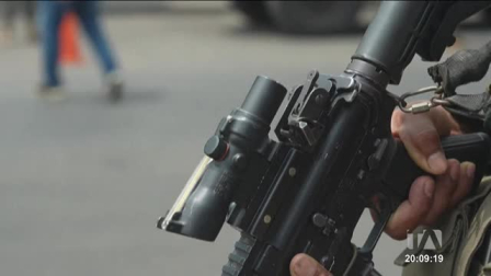 La modificación constitucional permite la intervención complementaria militar con la Policía Nacional, pese a las críticas de la oposición por falta de límites. Un reportaje de Karen Haro