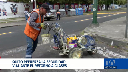 Ante el inicio de clases, la AMT vigilará los exteriores de 120 planteles educativos. La EPMMOP reforzará la señalización para peatones y estudiantes. Un reportaje de Mishell Villacís
