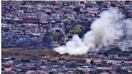 Quema de desechos genera columna de humo cerca del Parque Bicentenario.