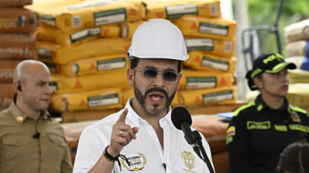 El presidente Abelardo de la Espriella planea imponer una línea dura para enfrentar a las mafias del narcotráfico con el apoyo de Estados Unidos.