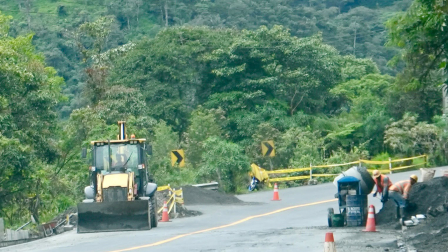 Pérdida de calzada afecta la circulación en la vía Napo - Orellana