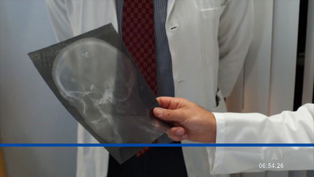 La investigadora ecuatoriana y su equipo multidisciplinario trabajan en el desarrollo de una terapia pionera para combatir la enfermedad. Un reportaje de Mishell Villacís