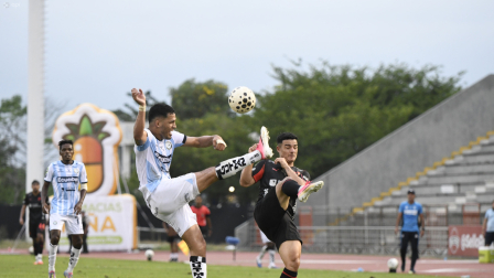 Partido entre Guayaquil City y Liga de Quito en el estadio Christian Benítez por el Campeonato Nacional.