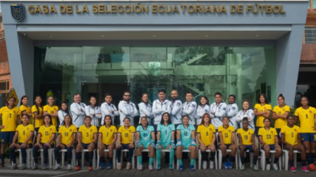 Foto oficial de la delegación ecuatoriana que participará en el Mundial Femenino Sub-20 de la FIFA 2026.