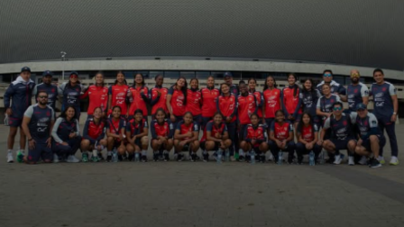 Selección Femenina Sub-20 de Ecuador junto a la delagación en Polonia.