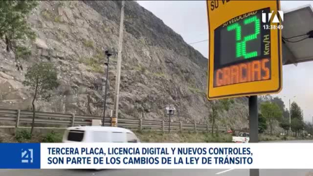 El texto aprobado por la Asamblea introduce la tercera placa obligatoria para el parque automotor y establece nuevas reglas para fotorradares. Un reportaje de Karen Haro