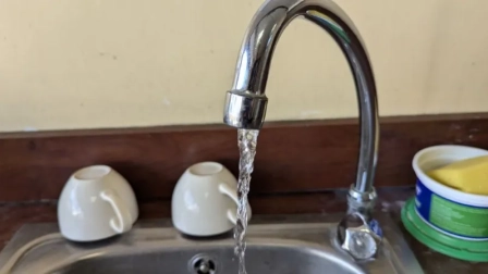 Quince sectores de Calderón continúan sin agua potable este lunes 7 de septiembre tras la rotura de una tubería matriz en el norte de Quito.