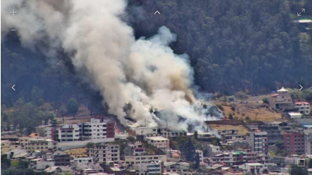 Una columna de humo fue visible en el sector de la Mariscal Sucre y La Gasca