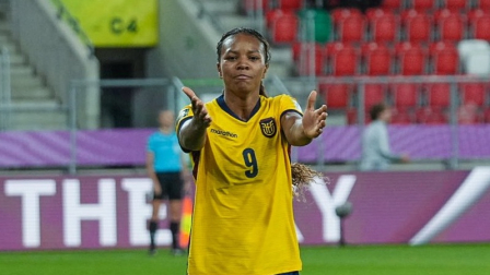 Doménica Arboleda abandera la nueva era del fútbol femenino ecuatoriano