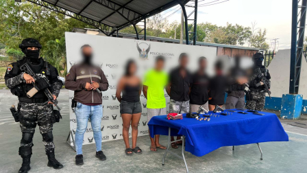 La Policía Nacional aprehendió a cinco presuntos intengrantes de 'Los Lobos' presuntamente vinculados a extorsión en Esmeraldas.
