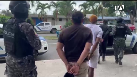 La Policía detuvo a cinco presuntos integrantes de Los Lobos durante operativos que permitieron incautar vehículos, drogas y armamento. Un reportaje de Gregory Rosero