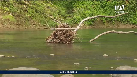 Las medidas preventivas incluyen la reubicación de 15 familias en Puerto Quito y acciones coordinadas entre los distintos gobiernos locales de la provincia. Un reportaje de Nathalie Jiménez