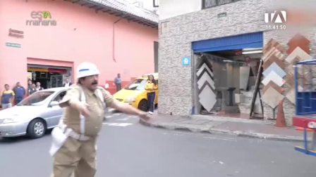 Eduardo “Mosquito” Mosquera, artista ecuatoriano, recuerda sus inicios y una trayectoria de más de cuatro décadas que nos necesita más que nunca.



Metadescripción: Eduardo “Mosquito” Mosquera, artista ecuatoriano, recuerda sus inicios y una trayectoria de más de cuatro décadas dedicada al arte.