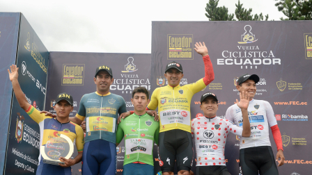 El podio de la Vuelta a Ecuador este miércoles 9 de septiembre