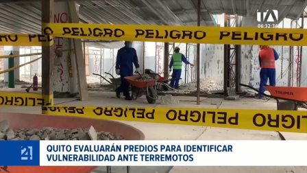 Equipos técnicos ejecutan verificaciones en edificaciones vulnerables de la capital para categorizar su nivel de amenaza estructural y trazar planes de mitigación. Un reportaje de Brigette Mancheno